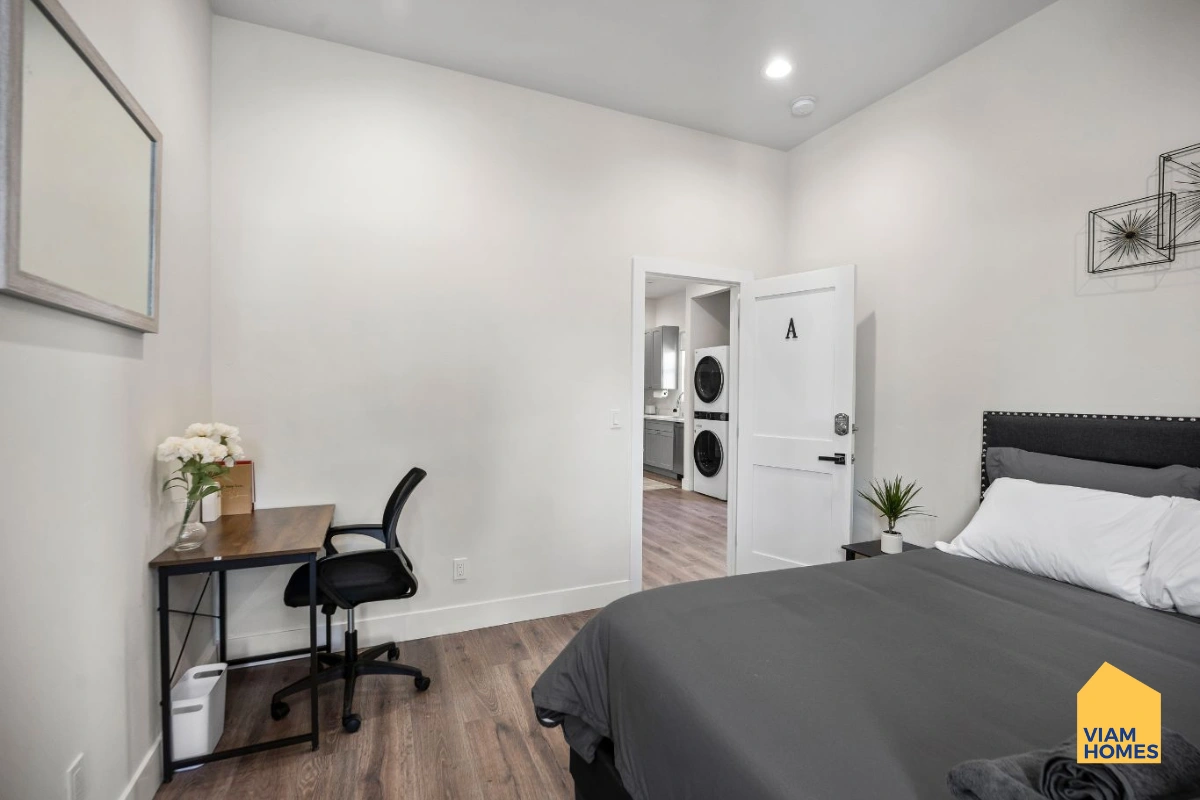 PRIVATE SUITE: SAN JOSE CITY HALL - SJSU by VIAM Homes