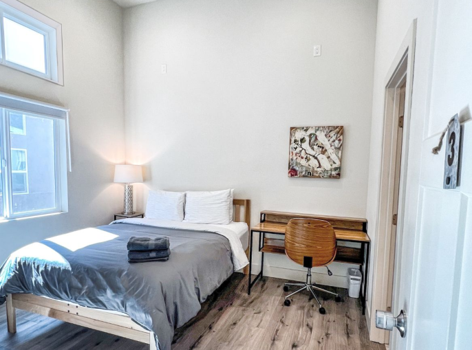ROOM 19-3