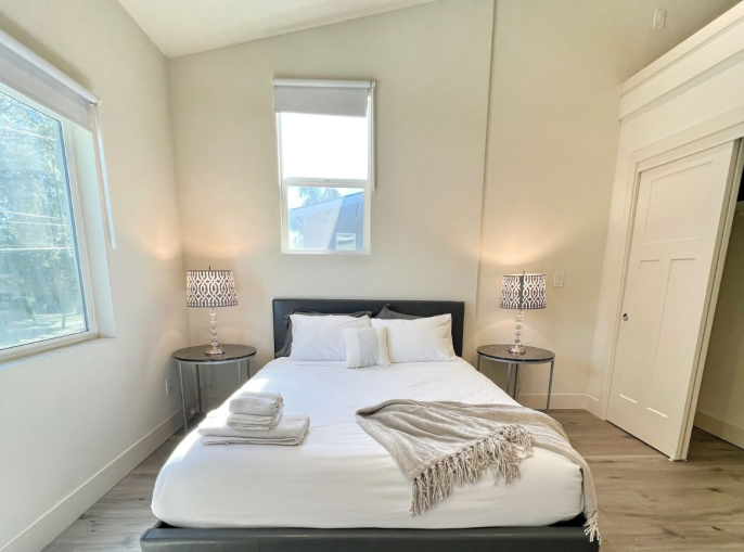ROOM 19-4