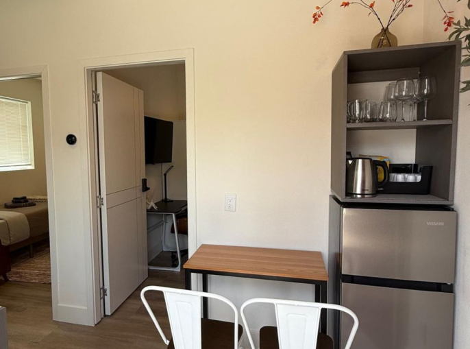 CONDO UNIT