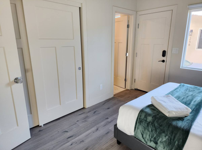 ROOM 25-1