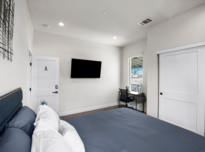 ROOM 6-4A