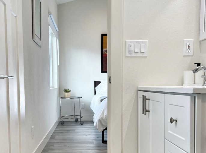 ROOM 19-7